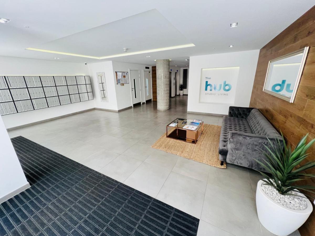 Modern Studio Apartment In Gibraltar - The Hub Bagian luar foto